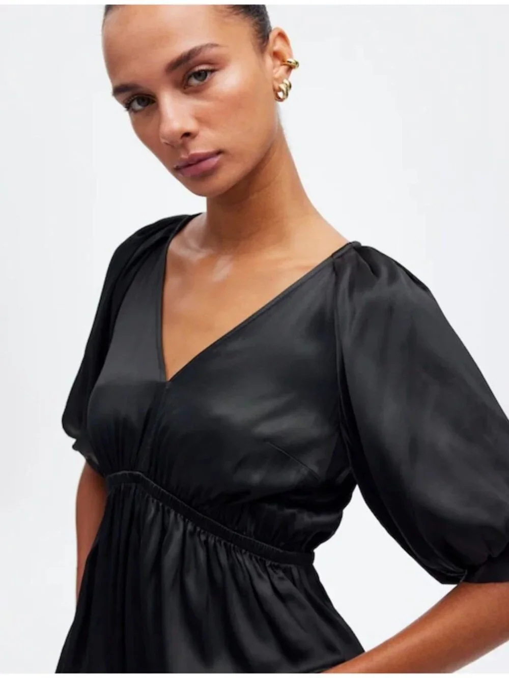 Madewell Black Shirred Puff-Sleeve Top in Satin - Size: Medium